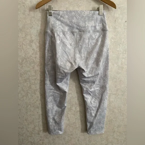 alo women's medium cropped athletic leggings pants - Picture 5 of 5